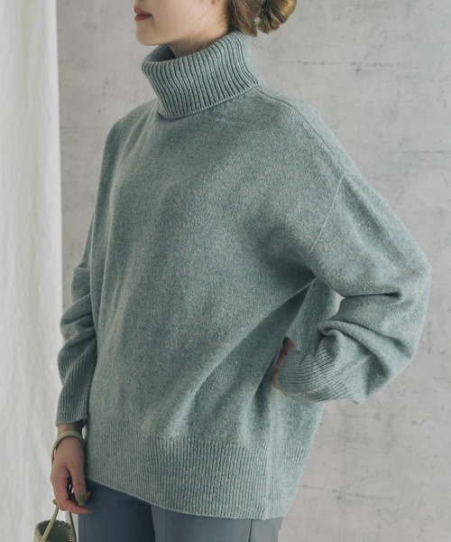 URBAN RESEARCH ROSSO(アーバンリサーチロッソ)の「バックシームタートルニット(ニット/セーター・レディース・グリーン系その他/ミント/ネイビー/オフホワイト・FREE)」の17枚目の写真