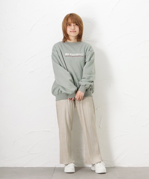 BEVERLY HILLS POLO CLUB(ビバリーヒルズポロクラブ)の「BEVERLY HILLS POLO CLUB ビバリーヒルズポロクラブ 裏起毛 ビッグシルエット ロゴ刺繍 スウェットトレーナー(スウェット・レディース・アイボリー/グリーン/ネイビー・L/M)」の4枚目の写真