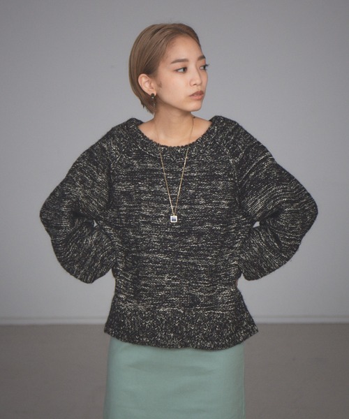NOMINE（ノミネ）の「【展開店舗限定】ミックスヤーンボリュームスリーブニット（ニット/セーター・レディース・グレイッシュブルー/マスタード/ブラック・フリー）」の4枚目の写真