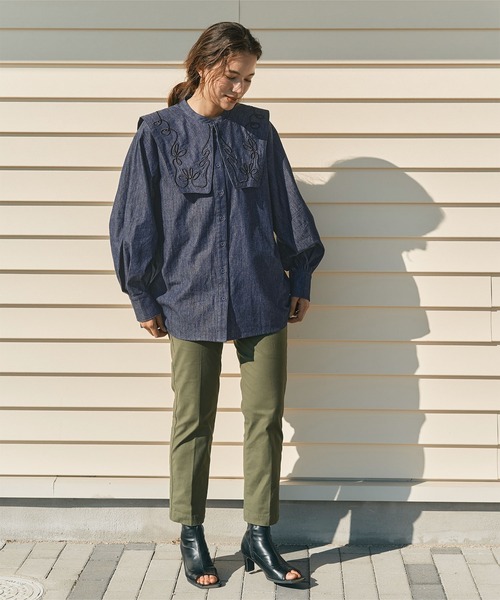 titivate（ティティベイト）の「刺繍つけ襟付ﾌﾞﾗｳｽ（シャツ/ブラウス・レディース・ネイビー/オフホワイト/ベージュ・L/S/M）」の16枚目の写真