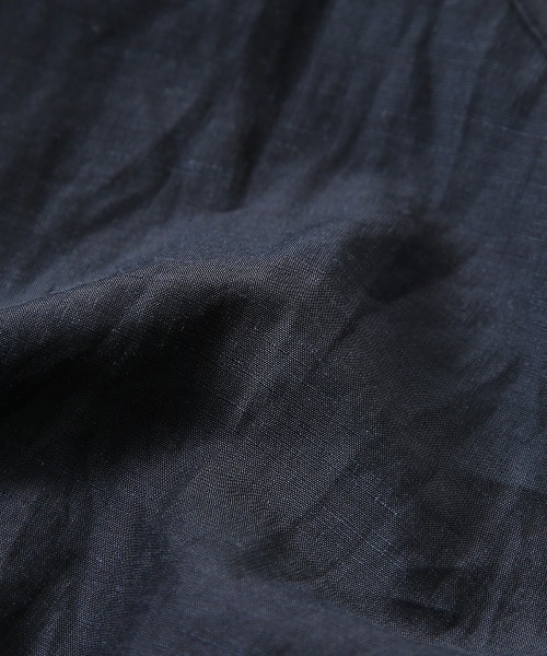 marka（マーカ）の「marka / マーカ：BAND COLLAR SHIRT P.O - CUPRO LINEN COTTON CLOTH -：M22A-17SH02C[COR]（シャツ/ブラウス・メンズ・チャコールグレー/オリーブ・1/2/3）」の8枚目の写真