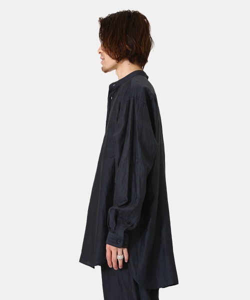 marka（マーカ）の「marka / マーカ：BAND COLLAR SHIRT P.O - CUPRO LINEN COTTON CLOTH -：M22A-17SH02C[COR]（シャツ/ブラウス・メンズ・チャコールグレー/オリーブ・1/2/3）」の10枚目の写真