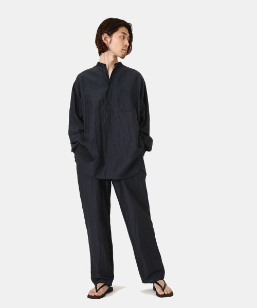 marka（マーカ）の「marka / マーカ：BAND COLLAR SHIRT P.O - CUPRO LINEN COTTON CLOTH -：M22A-17SH02C[COR]（シャツ/ブラウス・メンズ・チャコールグレー/オリーブ・1/2/3）」の12枚目の写真