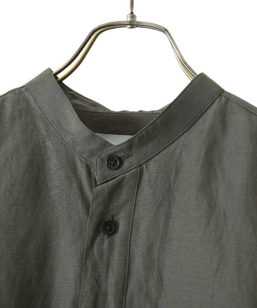 marka（マーカ）の「marka / マーカ：BAND COLLAR SHIRT P.O - CUPRO LINEN COTTON CLOTH -：M22A-17SH02C[COR]（シャツ/ブラウス・メンズ・チャコールグレー/オリーブ・1/2/3）」の15枚目の写真