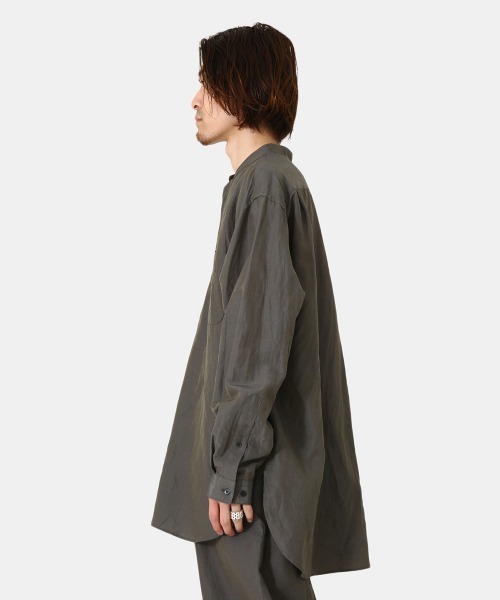 marka（マーカ）の「marka / マーカ：BAND COLLAR SHIRT P.O - CUPRO LINEN COTTON CLOTH -：M22A-17SH02C[COR]（シャツ/ブラウス・メンズ・チャコールグレー/オリーブ・1/2/3）」の20枚目の写真