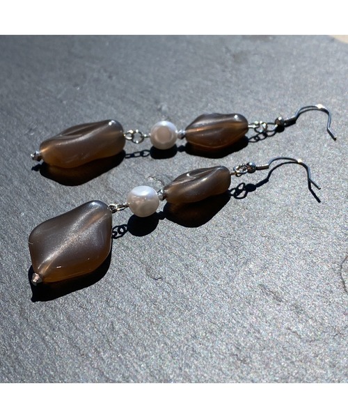 tone(トーン)の「【-lensa-】ドイツ製アクリルの大人カラーピアス(MA)(ピアス(両耳用)・レディース・ブラウン系その他・FREE)」の8枚目の写真