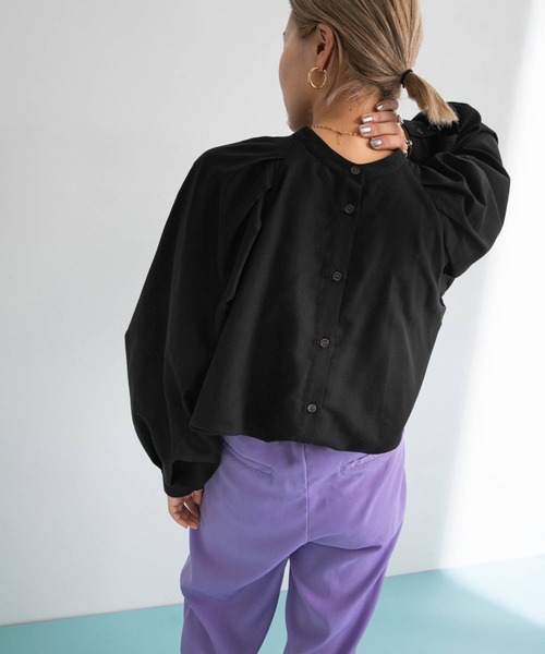 bohmal(ボマール)の「ラグランボリュームスリーブブラウス(シャツ/ブラウス・レディース・アッシュグレー/ブラック/ダークブルー/スモークピンク・FREE)」の2枚目の写真