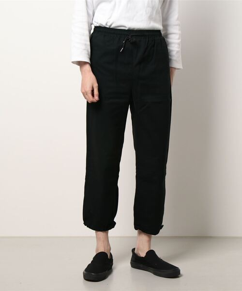 VIBGYOR(ヴィブジョー)の「ワッペンワイドパンツ(BL)(その他パンツ・メンズ・ホワイト/ブラック・MEDIUM)」の2枚目の写真