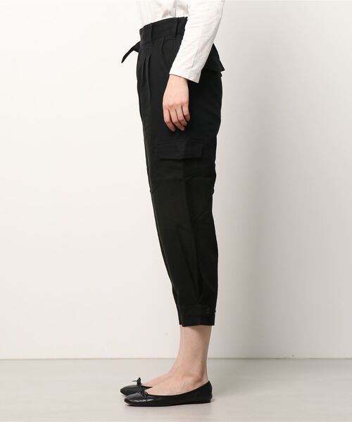 Banana Republic(バナナリパブリック)の「テンセル(TM) リネン カーゴパンツ(カーゴパンツ・レディース・ブラック/ベージュ・0/4/2/6/00)」の6枚目の写真