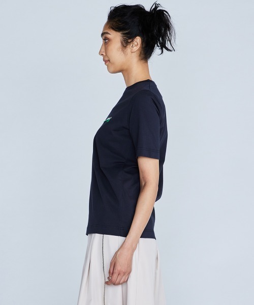 ESSENTIAL(エッセンシャル)の「ワンポイントロゴTシャツ(Tシャツ/カットソー・レディース・オフホワイト/ネイビー/ピンク/サックスブルー・FREE)」の6枚目の写真