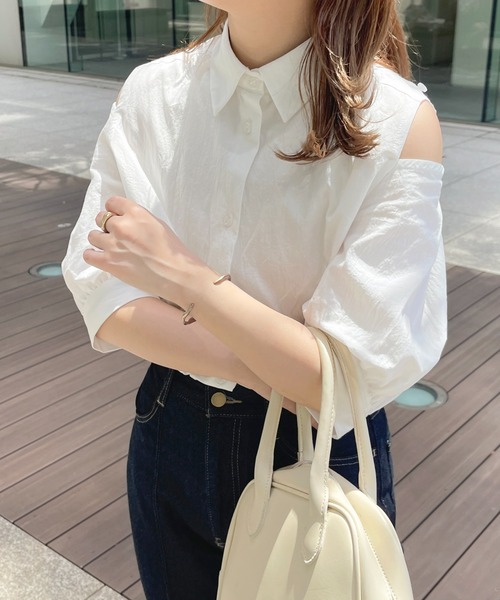 apres jour(アプレジュール)の「2WAYショルダーシャツブラウス【ZOZOTOWN限定アイテム】(シャツ/ブラウス・レディース・ネイビー/オフホワイト/サックスブルー/ピンク/ピンク系その他・X-LARGE/フリー)」の2枚目の写真