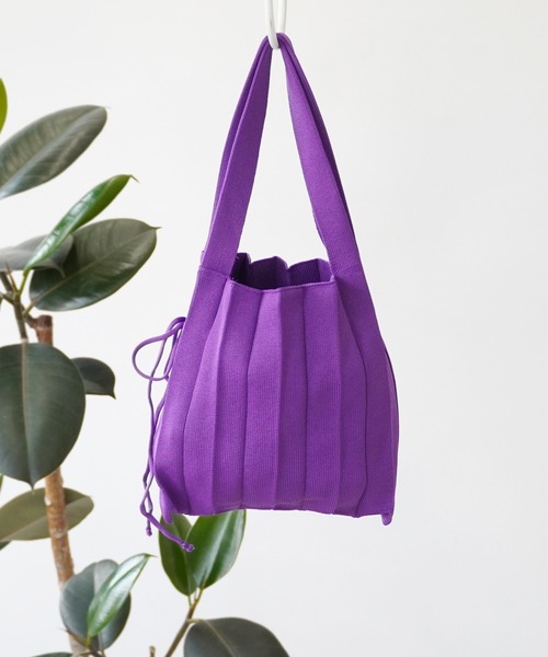 IAMUSE（アイアミューズ）の「ニットプリーツハンドバッグ S0736【IAMUSE】（ハンドバッグ・レディース・レッド/アイボリー/ブルー/オレンジ/グリーン/ライラック/パープル・FREE）」の18枚目の写真