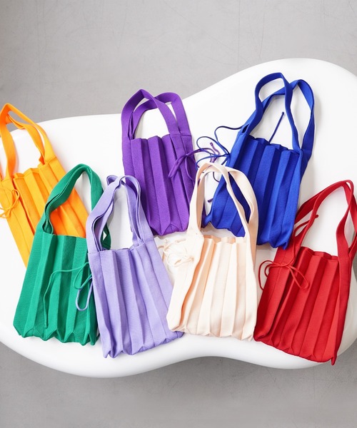 IAMUSE（アイアミューズ）の「ニットプリーツハンドバッグ S0736【IAMUSE】（ハンドバッグ・レディース・レッド/アイボリー/ブルー/オレンジ/グリーン/ライラック/パープル・FREE）」の12枚目の写真