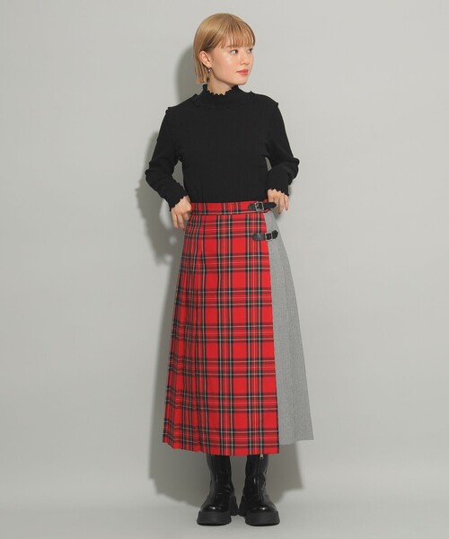 Ray BEAMS（レイビームス）の「ランダム リブ メロー ハイネック カットソー（Tシャツ/カットソー・レディース・クリーム/ブラック/オフホワイト・ONE SIZE）」の5枚目の写真