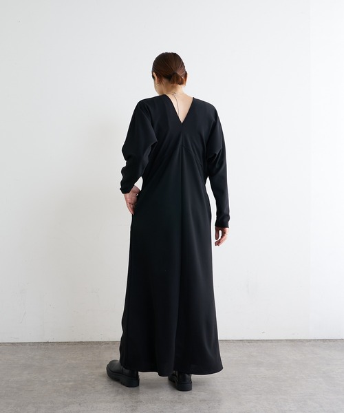 Omekashi（オメカシ）の「Onf(オンフ)  カットジョーゼットVドレス（ワンピース・レディース・ブラック/ベージュ・38/36）」の15枚目の写真