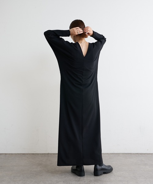 Omekashi（オメカシ）の「Onf(オンフ)  カットジョーゼットVドレス（ワンピース・レディース・ブラック/ベージュ・38/36）」の17枚目の写真