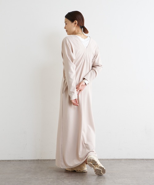 Omekashi（オメカシ）の「Onf(オンフ)  カットジョーゼットVドレス（ワンピース・レディース・ブラック/ベージュ・38/36）」の7枚目の写真