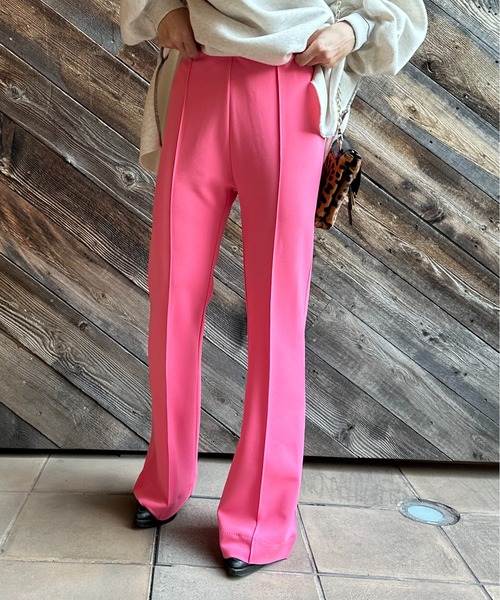 mi via loca(ミヴィアロカ)の「ストレッチフレアパンツ(その他パンツ・レディース・ブラック/ダークグリーン/マスタード/モカ/ライトグリーン/コーラル/ピンク/グリーン/ブラウン・FREE)」の10枚目の写真