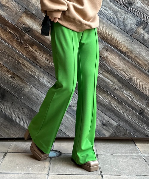 mi via loca(ミヴィアロカ)の「ストレッチフレアパンツ(その他パンツ・レディース・ブラック/ダークグリーン/マスタード/モカ/ライトグリーン/コーラル/ピンク/グリーン/ブラウン・FREE)」の19枚目の写真