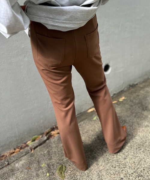 mi via loca(ミヴィアロカ)の「ストレッチフレアパンツ(その他パンツ・レディース・ブラック/ダークグリーン/マスタード/モカ/ライトグリーン/コーラル/ピンク/グリーン/ブラウン・FREE)」の12枚目の写真