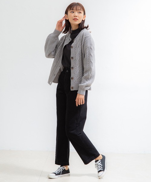 Honeys(ハニーズ)の「ケーブル編クルーカーデ(カーディガン/ボレロ・レディース・ベージュ系その他/オレンジ/ブラック/アイボリー/ブルー/杢グレー・L/LL/M/S)」の8枚目の写真