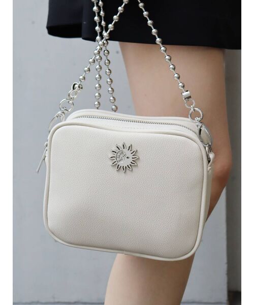 EVRIS（エヴリス）の「【WEB限定】 ボールチェーンミニショルダーバッグ（ショルダーバッグ・レディース・ホワイト/ブラック/レッド/グリーン・FREE）」の11枚目の写真