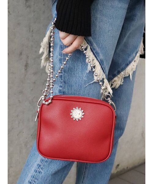 EVRIS（エヴリス）の「【WEB限定】 ボールチェーンミニショルダーバッグ（ショルダーバッグ・レディース・ホワイト/ブラック/レッド/グリーン・FREE）」の17枚目の写真