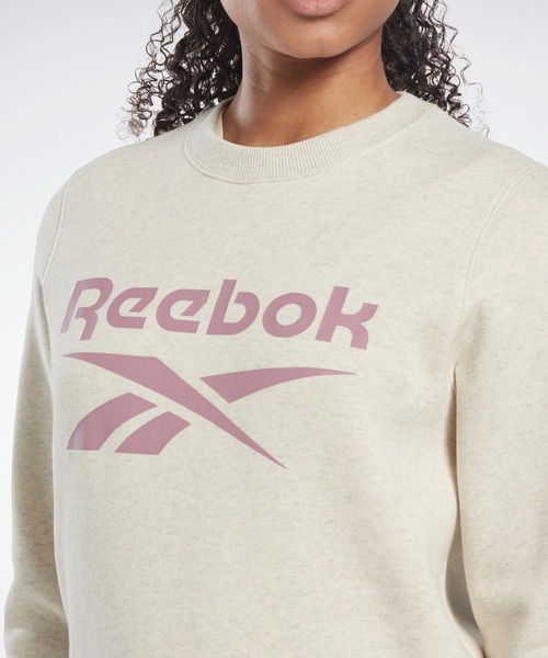 Reebok(リーボック)の「アイデンティティ ロゴ フリース クルー スウェットシャツ / Identity Logo Fleece Crew Sweatshirt(スウェット・レディース・ピンク/ホワイト/ブラック・MEDIUM/X-LARGE/LARGE/X-SMALL/SMALL)」の16枚目の写真