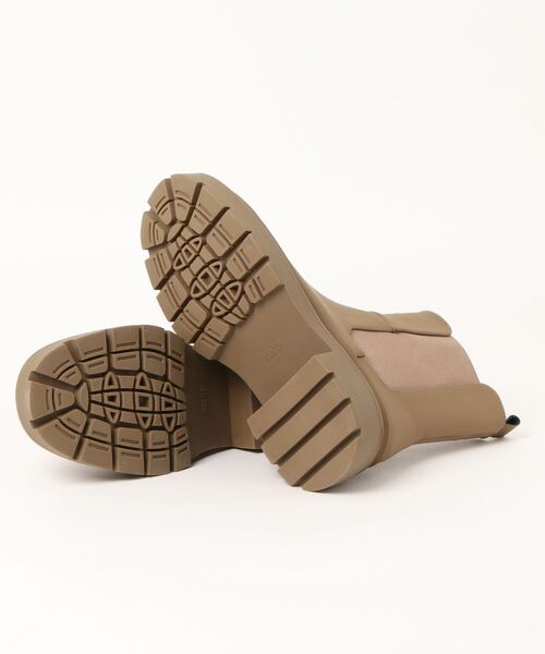 Fabby fabby（ファビィーファビィー）の「マットトラックソールサイドゴアショートブーツ（ブーツ・レディース・カーキ/ベージュ/ブラック・LARGE/MEDIUM/SMALL）」の5枚目の写真