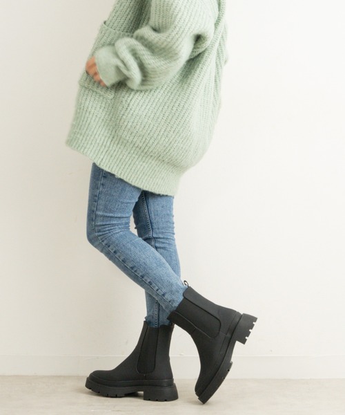 Fabby fabby（ファビィーファビィー）の「マットトラックソールサイドゴアショートブーツ（ブーツ・レディース・カーキ/ベージュ/ブラック・LARGE/MEDIUM/SMALL）」の12枚目の写真