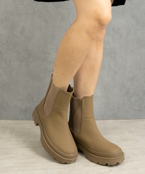 Fabby fabby（ファビィーファビィー）の「マットトラックソールサイドゴアショートブーツ（ブーツ・レディース・カーキ/ベージュ/ブラック・LARGE/MEDIUM/SMALL）」の14枚目の写真