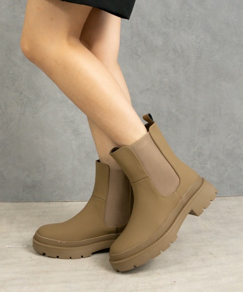 Fabby fabby（ファビィーファビィー）の「マットトラックソールサイドゴアショートブーツ（ブーツ・レディース・カーキ/ベージュ/ブラック・LARGE/MEDIUM/SMALL）」の16枚目の写真