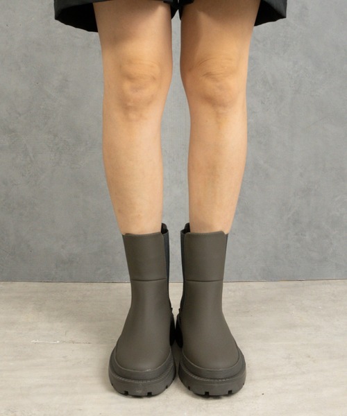 Fabby fabby（ファビィーファビィー）の「マットトラックソールサイドゴアショートブーツ（ブーツ・レディース・カーキ/ベージュ/ブラック・LARGE/MEDIUM/SMALL）」の20枚目の写真
