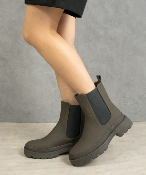 Fabby fabby（ファビィーファビィー）の「マットトラックソールサイドゴアショートブーツ（ブーツ・レディース・カーキ/ベージュ/ブラック・LARGE/MEDIUM/SMALL）」の21枚目の写真