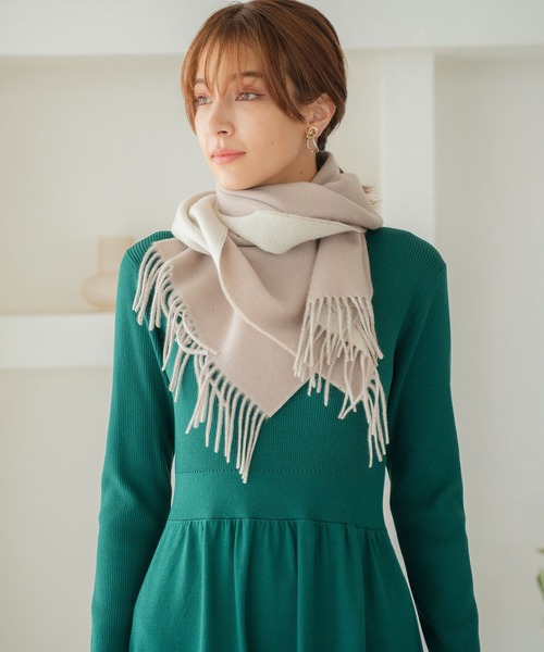 macocca（マコッカ）の「シルケットウールカシミヤブレンド  無地 マフラー（マフラー・レディース・グレー/アイボリー/ライトピンク/ライトベージュ/モカ/ラベンダー/サックスブルー/カーキ/グレイッシュベージュ・FREE）」の20枚目の写真