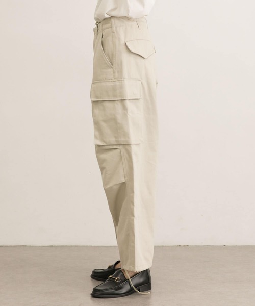 URBAN RESEARCH（アーバンリサーチ）の「URBAN RESEARCH iD　T/Cヘリンボンオーバーカーゴパンツ（その他パンツ・メンズ・カーキ/ライトベージュ・LARGE/MEDIUM）」の18枚目の写真