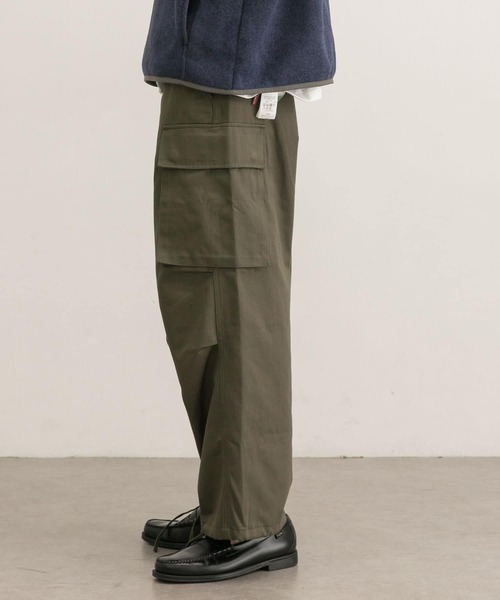 URBAN RESEARCH（アーバンリサーチ）の「URBAN RESEARCH iD　T/Cヘリンボンオーバーカーゴパンツ（その他パンツ・メンズ・カーキ/ライトベージュ・LARGE/MEDIUM）」の6枚目の写真