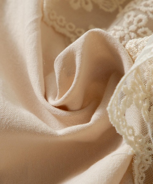 OLUPIC（オルピック）の「OLUPIC/【WEB限定】ダブルレースオフショルフリルブラウス（シャツ/ブラウス・レディース・ブラック/ホワイト/ベージュ・FREE）」の19枚目の写真