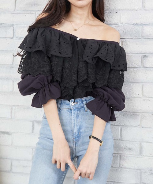 OLUPIC（オルピック）の「OLUPIC/【WEB限定】ダブルレースオフショルフリルブラウス（シャツ/ブラウス・レディース・ブラック/ホワイト/ベージュ・FREE）」の20枚目の写真