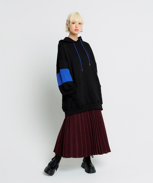 PUNYUS(プニュズ)の「バイカラーパーカー(パーカー・レディース・ネイビー/杢グレー/グリーン/ブラック・3/4)」の14枚目の写真