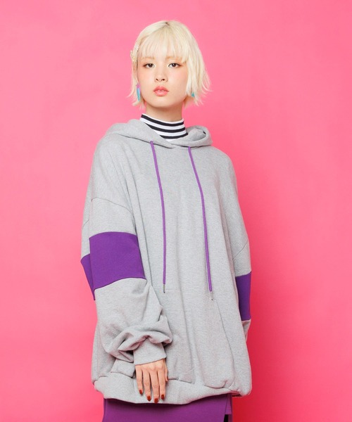 PUNYUS(プニュズ)の「バイカラーパーカー(パーカー・レディース・ネイビー/杢グレー/グリーン/ブラック・3/4)」の9枚目の写真