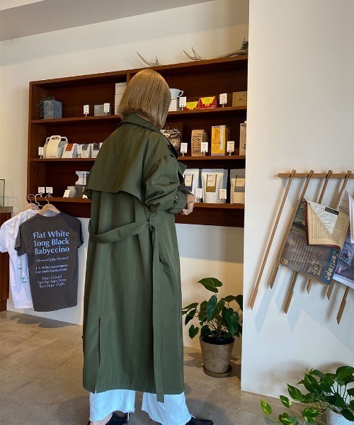 ISOOK（アイスー）の「2way over trench coat / 2wayオーバートレンチコート（mako original item）（トレンチコート・レディース・カーキ/ベージュ・FREE）」の14枚目の写真