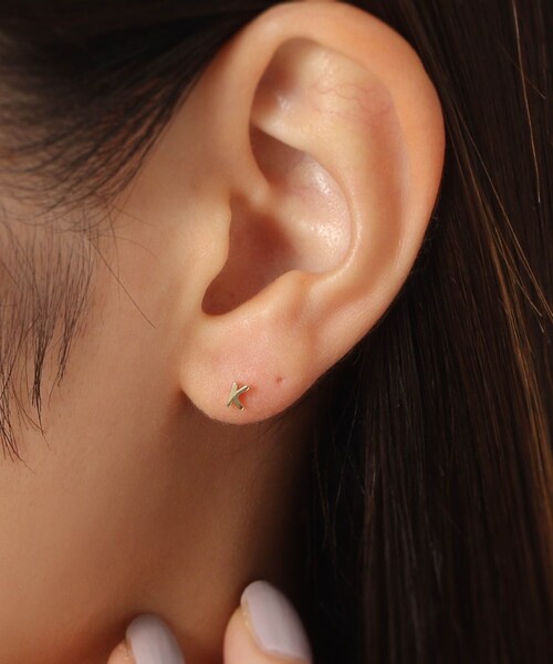 COCOSHNIK(ココシュニック)の「【WEB限定】K10イニシャルK スタッドピアス(片耳用)(ピアス(両耳用)・レディース・ホワイト系その他7・00)」の9枚目の写真