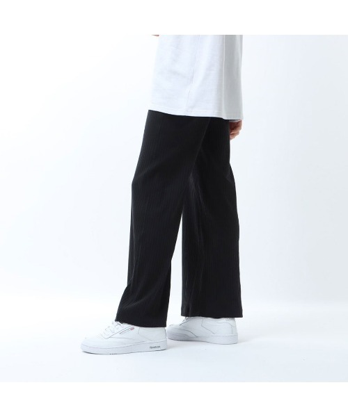 Reebok(リーボック)の「ヨガ リブパンツ / YOGA RIB PANT(その他パンツ・レディース・ブラック・LARGE/MEDIUM/SMALL/X-LARGE/X-SMALL)」の4枚目の写真