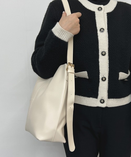 CEMONEMO（セモネモ）の「【A４サイズ収納可能・ポーチ付き】 ワンハンドル ショルダーバッグ（ショルダーバッグ・レディース・ブラウン/ホワイト/ブラック・FREE）」の15枚目の写真