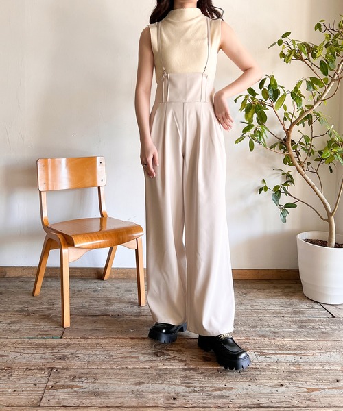 Mysa&Liina（ミーサリーナ）の「サスペンダー付バックレースアップ