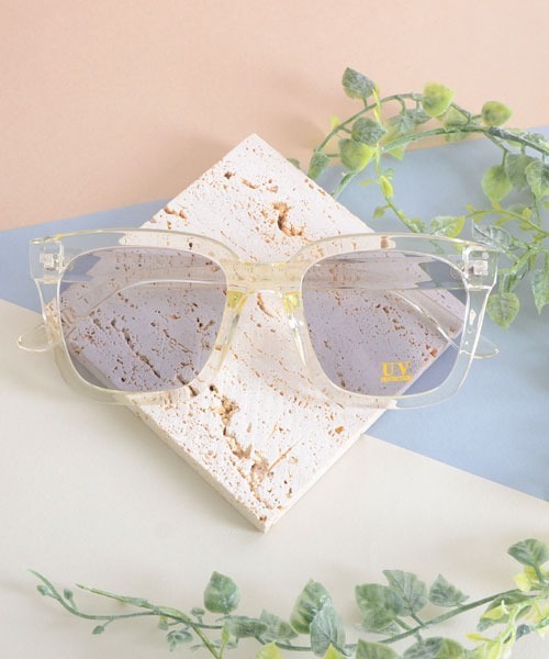 TONE SELECT GOODS（トーンセレクトグッズ）の「【urge select】 ワイド スクエアサングラス UVカット（サングラス・レディース・クリア/クリアブラウン/ブラック系/ブラック系1/ブラック系2/ブラウン系/ブラック・FREE）」の2枚目の写真