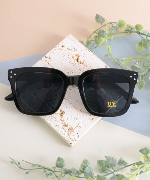 TONE SELECT GOODS（トーンセレクトグッズ）の「【urge select】 ワイド スクエアサングラス UVカット（サングラス・レディース・クリア/クリアブラウン/ブラック系/ブラック系1/ブラック系2/ブラウン系/ブラック・FREE）」の3枚目の写真
