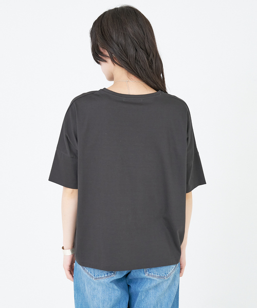 collex(コレックス)の「【接触冷感・UVカット】コンパクトクールTシャツ(Tシャツ/カットソー・レディース・ライトブラウン/オレンジ系その他/ブラック/ホワイト/チャコールグレー/イエロー系その他/グリーン・フリー)」の13枚目の写真