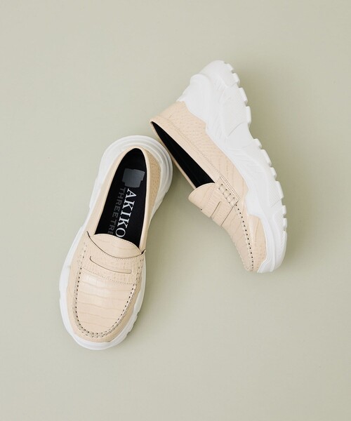 AKIKOAOKI(アキコアオキ)の「Regulated Gravity(クロコ)(その他シューズ・レディース・アイボリー・37)」の2枚目の写真